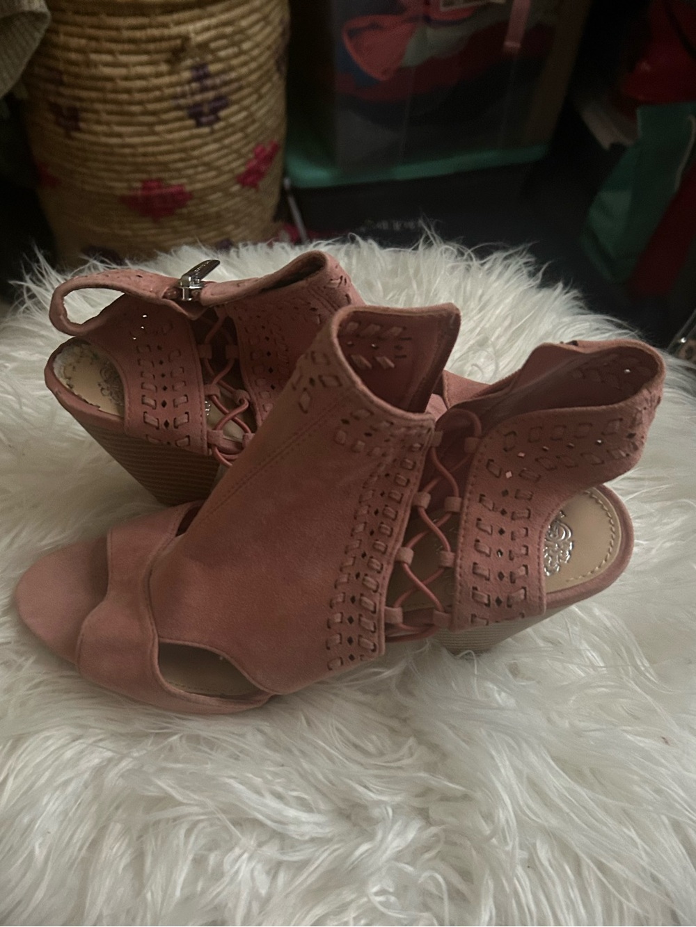 Vince Camuto Mauve Pink Suede Lace-Up Wedge Sandals 
Size 8